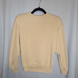 Uniqlo Crewneck Wide Sweater in Cream - Size M
